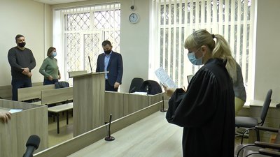 Суддя Тетяна Січиокно зачитує рішення суду Суддя Тетяна Січиокно зачитує рішення суду