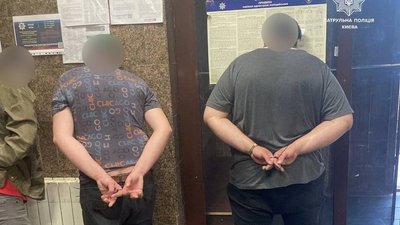У Києві затримали чоловіків, які пересилали росіянам фото наслідків обстрілу