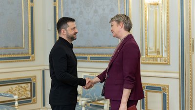 Президент Володимир Зеленський і міністерка закордонних справ Великої Британії Іветт Купер