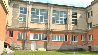 Нові вікна у школі вже встановили, 6 липня 2023. Нові вікна у школі вже встановили, 6 липня 2023.