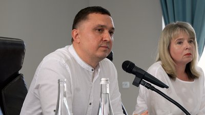 Міський голова Ніжина Олександр Кодола на сесії міськради щодо заборони УПЦ МП Міський голова Ніжина Олександр Кодола на сесії міськради щодо заборони УПЦ МП