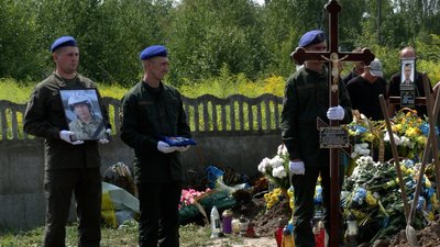 У Франківську попрощалися із загиблими пілотами Юрієм Погорілим та Антоном Листопадом