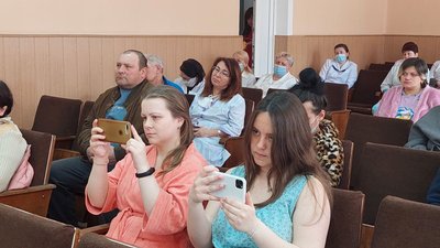 "Ковток миру": у Харкові музиканти із різних оркестрів зіграли у перинатальному центрі "Ковток миру": у Харкові музиканти із різних оркестрів зіграли у перинатальному центрі