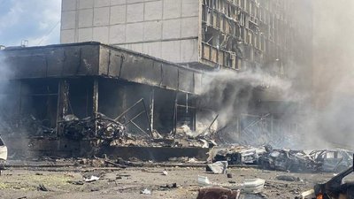 Росія вдарила ракетами по Вінниці: відомо про 8 загиблих, серед яких маленька дитина Росія вдарила ракетами по Вінниці: відомо про 8 загиблих, серед яких маленька дитина