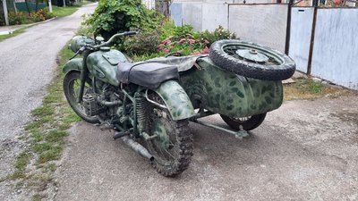 Бойові мотоцикли. Знам'янчанин ремонтує мотицикли військовим Бойові мотоцикли. Знам'янчанин ремонтує мотицикли військовим