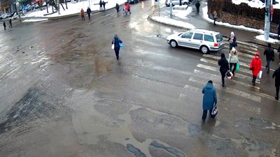 Зафіксовано на відео: муніципали показали й розповіли, де найчастіше порушують пішоходи у Рівному