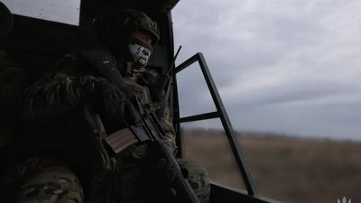 Український військовослужбовець, армія, фронт