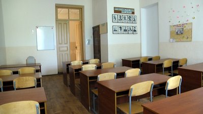 Учні розбомбленого житомирського ліцею №25 вчитимуться у приміщеннях різних закладів Учні розбомбленого житомирського ліцею №25 вчитимуться у приміщеннях різних закладів
