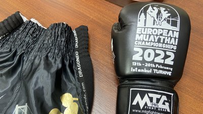 Полтавські спортсмени продали на аукціоні речі, гроші з яких спрямували на потреби ЗСУ