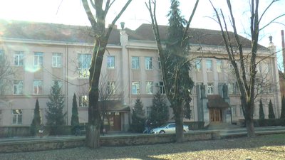 В Ужгороді за 11,5 мільйонів гривень відремонтують фасад СБУ та сквер Героїв Майдану