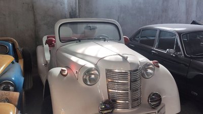 "Уже є перші покупці": тернопільський бізнесмен про продаж своєї колекції ретроавтомобілів "Уже є перші покупці": тернопільський бізнесмен про продаж своєї колекції ретроавтомобілів