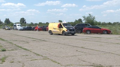 На Дніпропетровщині, на аеродромі Підгородне, провели ралі на серійних автомобілях