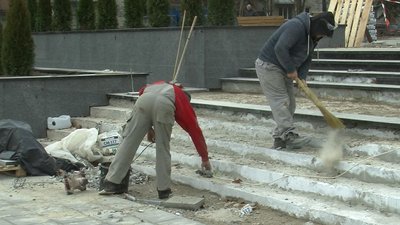 Реконструкцію площі Героїв Майдану в Луцьку планують завершити до кінця року Реконструкцію площі Героїв Майдану в Луцьку планують завершити до кінця року