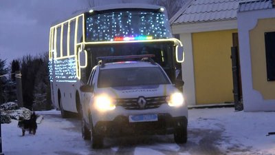 Роздали 8 тисяч подарунків: у Луцькій громаді завершився тур автобуса з Миколаєм Роздали 8 тисяч подарунків: у Луцькій громаді завершився тур автобуса з Миколаєм