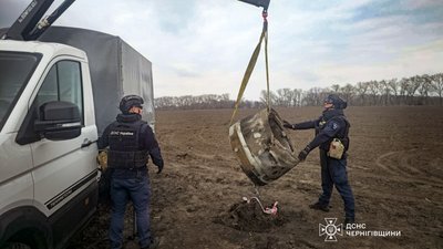 Іскандер на Чернігівщині: фахівці ДСНС знищили 5 вибухонебезпечних предметів