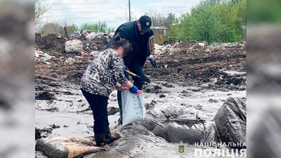 Взяття проб ґрунту на міському сміттєзвалищі Прилук Взяття проб ґрунту на міському сміттєзвалищі Прилук