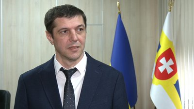 Мер Рівного вимагає відкрити обласну лікарню під COVID. В ОДА відповіли Мер Рівного вимагає відкрити обласну лікарню під COVID. В ОДА відповіли