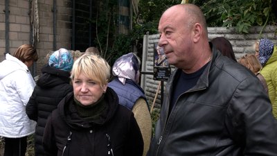 Матір танкіста, який стримував наступ росіян на Чернігів, знайшла місце його загибелі Матір танкіста, який стримував наступ росіян на Чернігів, знайшла місце його загибелі