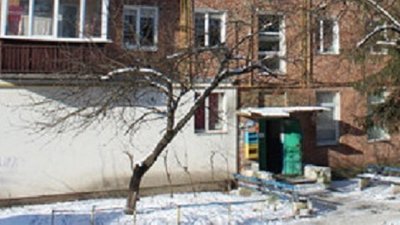 У Шепетівці розслідують смерть жінки біля під'їзду багатоповерхівки