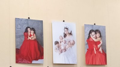 Чотири дитини та мама. У Миколаєві презентували благодійну фотовиставку