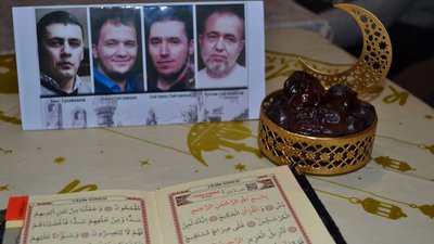 Родини політв’язнів із Бахчисарая провели молитву у шосту річницю арештів