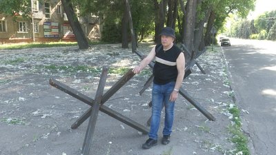 Світлини зруйнованого Маріуполя й "Азовсталі". Криворізький фотограф організовує виставку робіт маріупольських колег