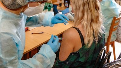 За минулу добу на Запоріжжі від COVID-19 вакцинувалися 1072 мешканці області