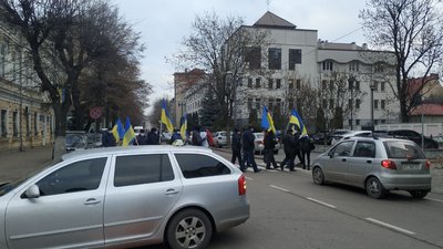 Жителі Городенківщини перекрили дорогу у центрі Івано-Франківська Жителі Городенківщини перекрили дорогу у центрі Івано-Франківська