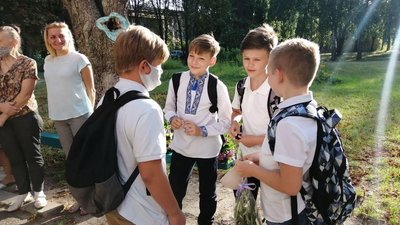 Учні однієї з київських шкіл Учні однієї з київських шкіл
