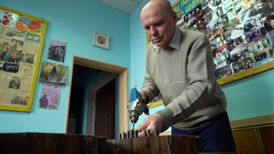 «Коли я оце роблю – я дуже заспокоююсь»: полтавець Іван Якушев створює вироби із відстріляних гільз «Коли я оце роблю – я дуже заспокоююсь»: полтавець Іван Якушев створює вироби із відстріляних гільз