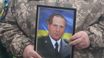 В Охтирці поховали військового Валерія Глєбова, який загинув під Бахмутом