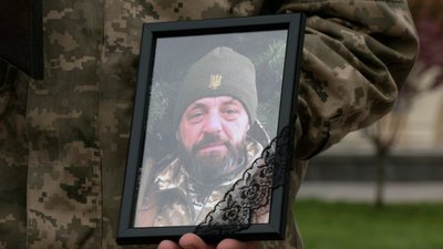 У Рівному попрощалися з військовими Валерієм Усачем та Віктором Диким