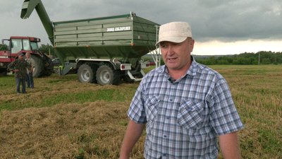 "Засівали, засіваємо і будемо засівати": як на Рівненщині проходять жнива "Засівали, засіваємо і будемо засівати": як на Рівненщині проходять жнива