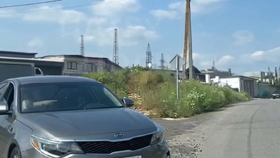 Патрульна поліція Волині, дитина за кермом. дитина їздить на авто, 
