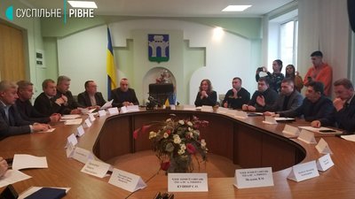 Школи Рівного відзавтра йдуть на карантин Школи Рівного відзавтра йдуть на карантин