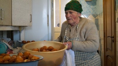 "Волонтерські рецепти". У Трускавецькій громаді жінки печуть смаколики для бійців та переселенців "Волонтерські рецепти". У Трускавецькій громаді жінки печуть смаколики для бійців та переселенців