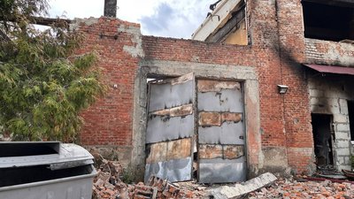 Знищене обстрілами підприємство