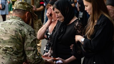 В Ужгороді попрощалися із полеглим на війні захисником Романом Палійчуком В Ужгороді попрощалися із полеглим на війні захисником Романом Палійчуком