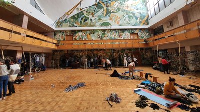 Молитву за мир в Україні провели під час в'язання маскувальних сіток в Ужгороді Молитву за мир в Україні провели під час в'язання маскувальних сіток в Ужгороді