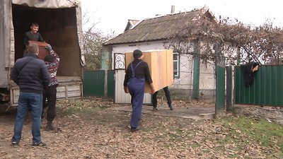 Запорізькі волонтери зібрали кошти на новий дім погорільцям з Дніпропетровщини Запорізькі волонтери зібрали кошти на новий дім погорільцям з Дніпропетровщини