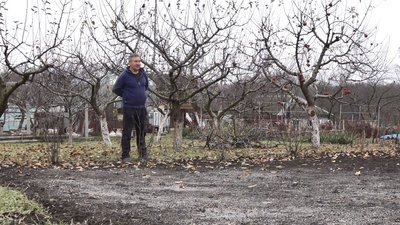 "Військові їх носять у кишеньках": черкаська майстриня в’яже дідухи і робить мотанки