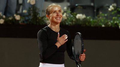 Еліна Світоліна святкує перемогу над Ігою Швьонтек у півфіналі турніру WTA у Римі