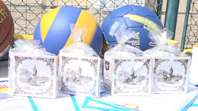У Житомирі відзначили День батька – діти разом з татами змагалися у конкурсах та естафетах