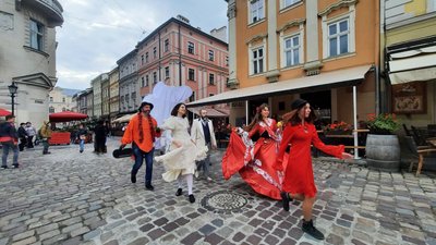У Львові стартував театральний фестиваль "Золотий Лев на вулиці — 2020" У Львові стартував театральний фестиваль "Золотий Лев на вулиці — 2020"