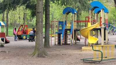 Містечко атракціонів у парку Шевченка в Рівному відкриває сезон Містечко атракціонів у парку Шевченка в Рівному відкриває сезон