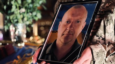 У Мукачеві попрощалися з полеглим на війні захисником Володимиром Сорокою