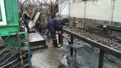 У Херсоні сталась аварія на колекторі: каналізаційними водами залило п'ять будинків У Херсоні сталась аварія на колекторі: каналізаційними водами залило п'ять будинків