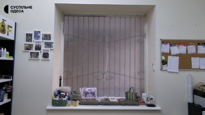 Повилітали вікна та стеля: салон краси в Одесі відновив роботу через день після атаки