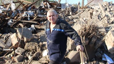 "Ми були під завалами". У Сумах російська ракета влучила в будинок, де жило літнє подружжя "Ми були під завалами". У Сумах російська ракета влучила в будинок, де жило літнє подружжя