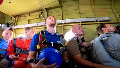 "Емоції зашкалюють": пів сотні ветеранів АТО піднялися у небо на Харківщині "Емоції зашкалюють": пів сотні ветеранів АТО піднялися у небо на Харківщині